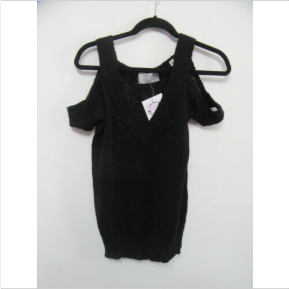 ROI black cold shoulder top sz XS